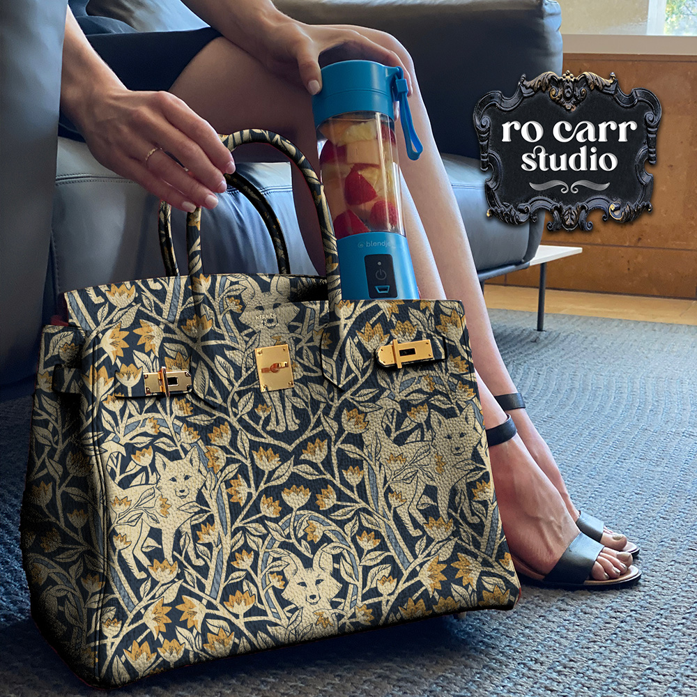 Large handbag printed with the hunt club pattern.